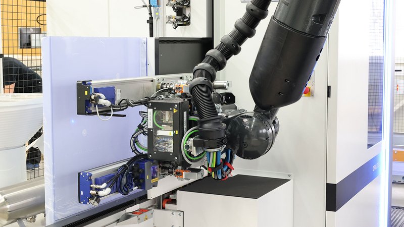 csm_robot-integration-FEEDBOT-D-300-gripper_e0aad55ec6